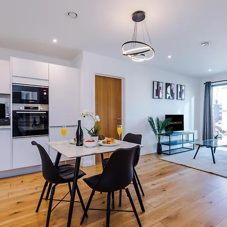 The Windmill - Long Term Discounts, Fast Wifi, Groceries, Up To 6 People * Birmingham