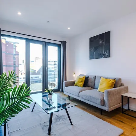 The Windmill - Long Term Discounts, Fast Wifi, Groceries, Up To 6 People Apartment *